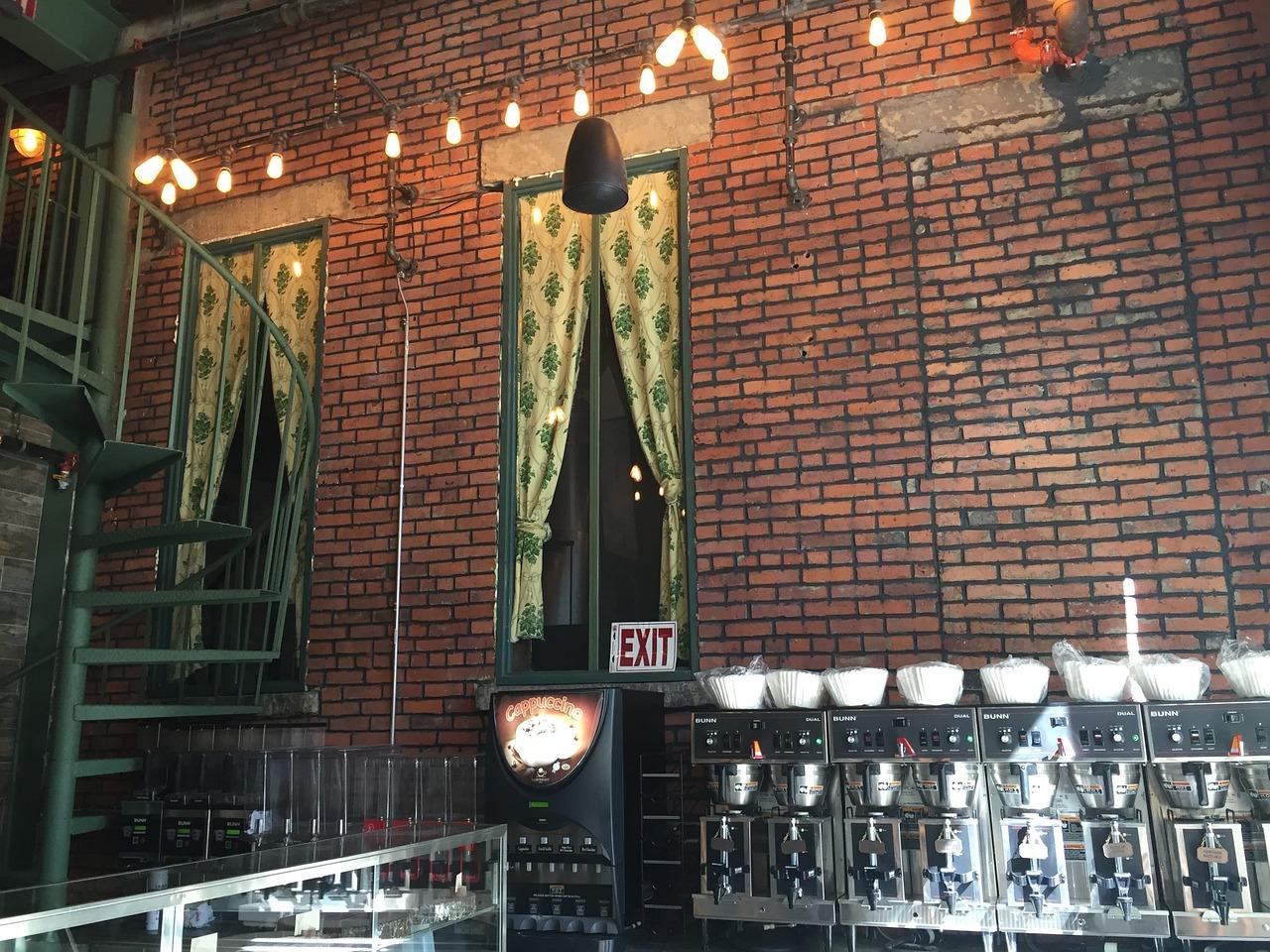 Beau café intérieur