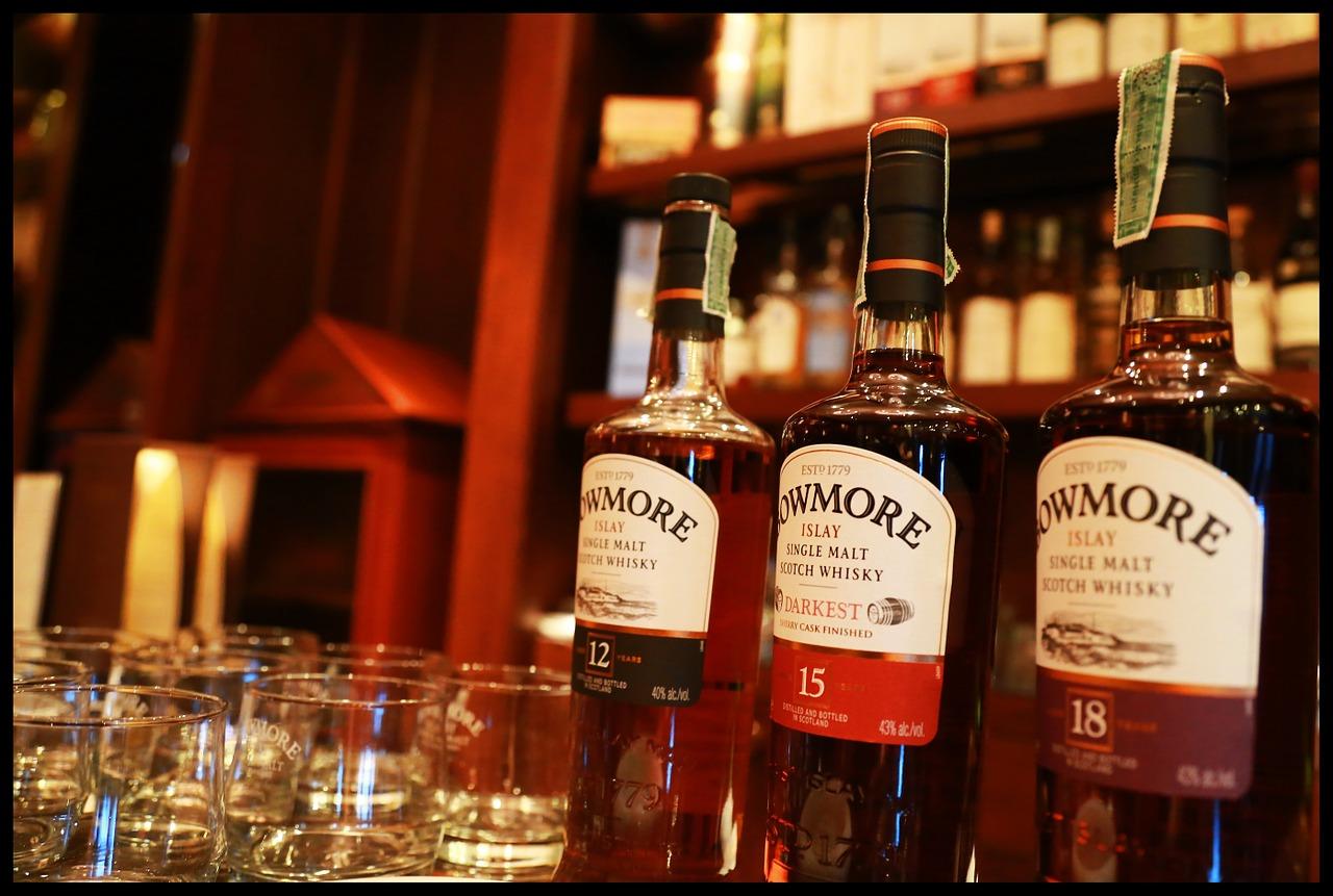 Photo de bouteilles de whisky haut de gamme
