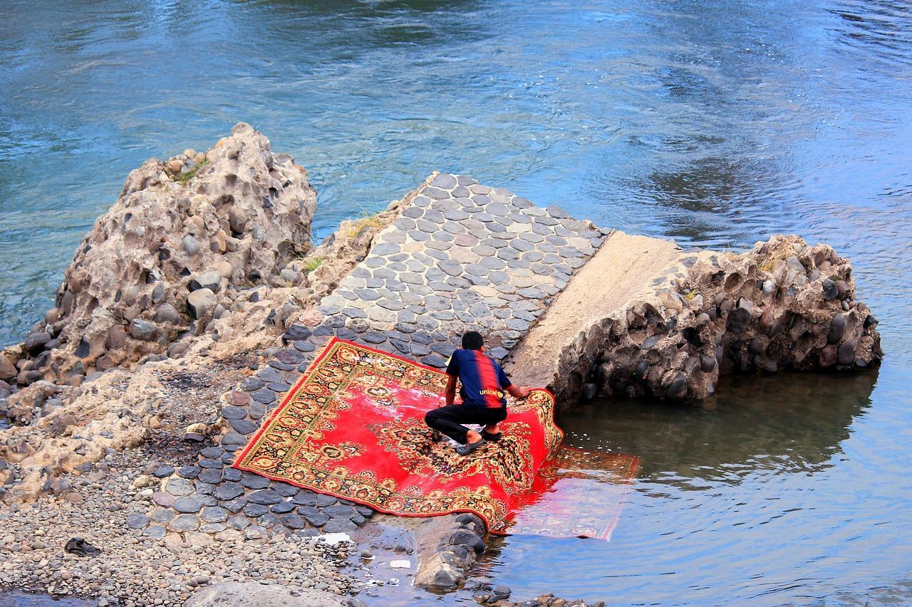 Comment nettoyer un tapis à la maison