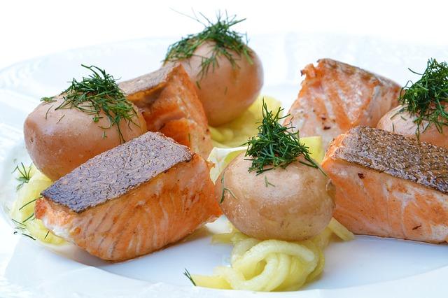 Poisson rouge et pommes de terre