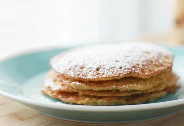Dicke Pfannkuchen auf Joghurt Dicke Pfannkuchen auf Joghurt