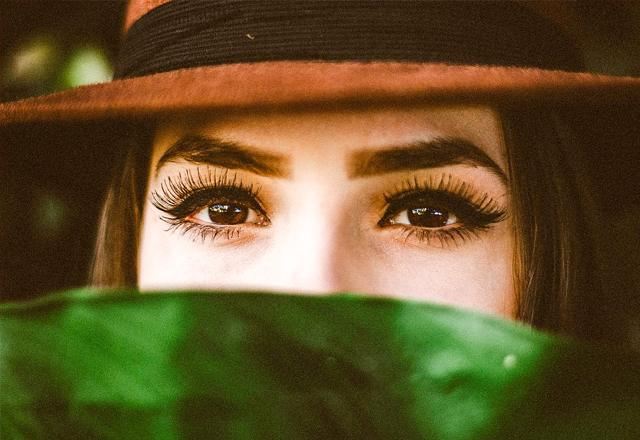 Fille aux cils étendus Fille aux cils étendus