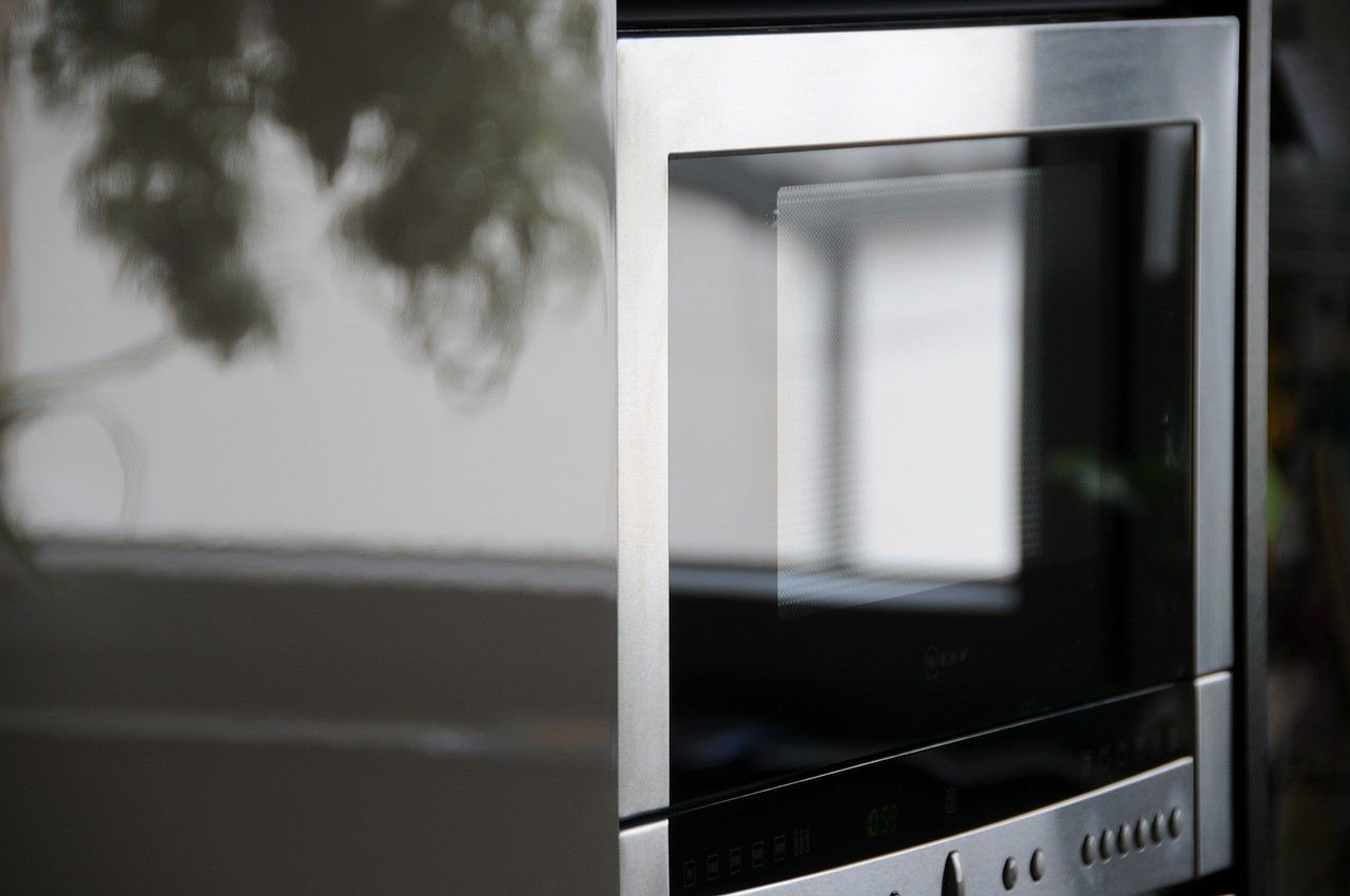 Comment nettoyer le micro-ondes