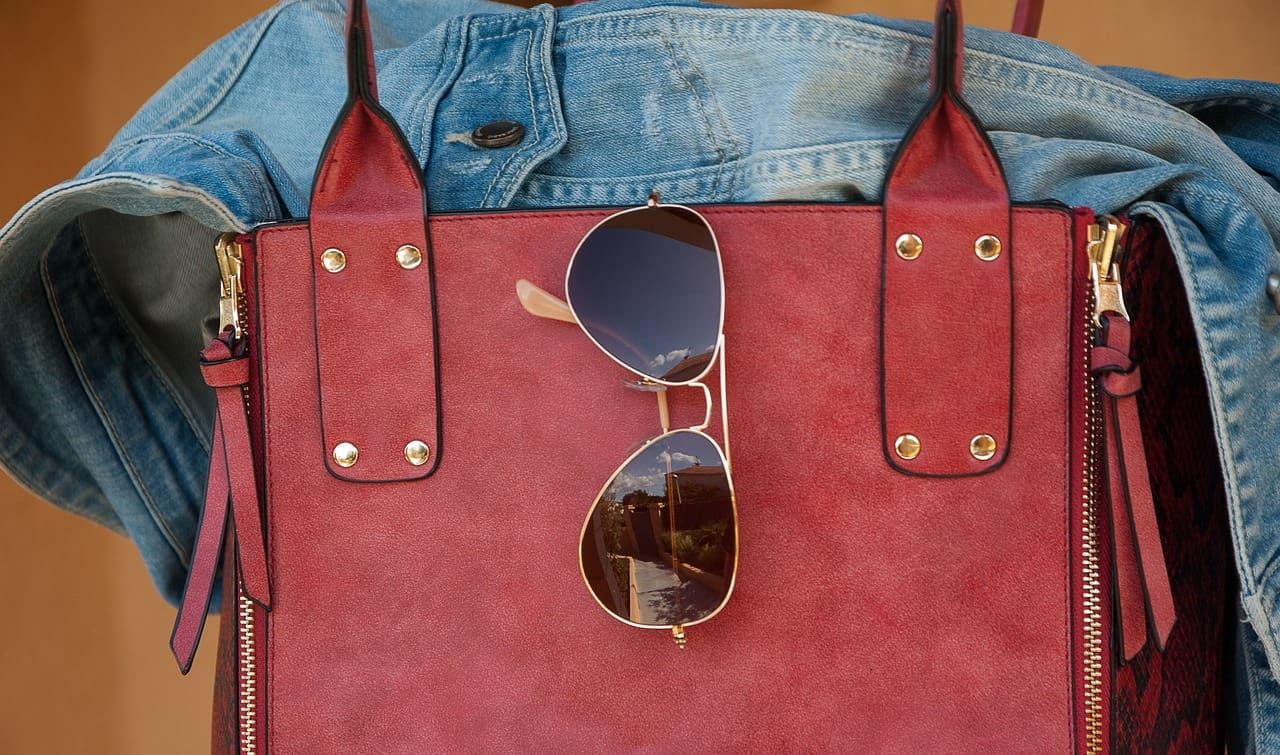Comment nettoyer un sac en cuir à la maison
